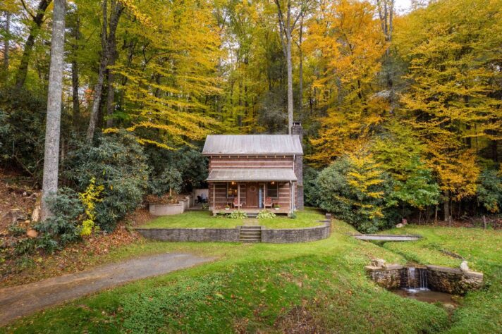 Fernwood Cabin – Charming and Quaint - Kradel's Kabins